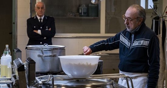 La forteresse les gardes et les prisonniers