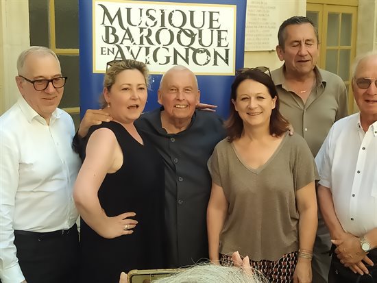 Du bouquet final au lever de rideau