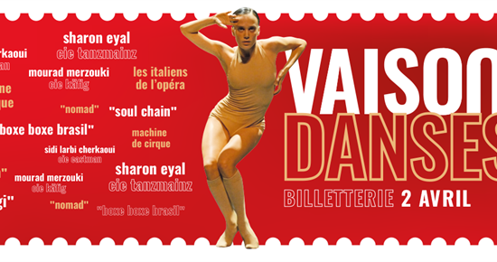 Vaison Danse au sol sur pointes et dans les airs