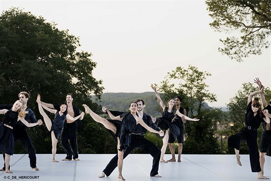 Danser sur la colline