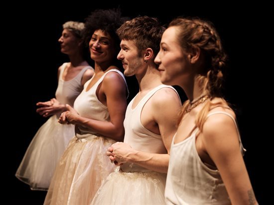 Sous les jupes des filles